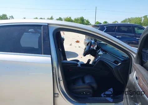 2014 Cadillac Xts Luxury from USA, damaged, VIN 2G61M5S35E9302428